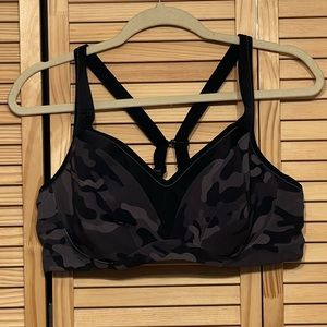 Underwire sports bra